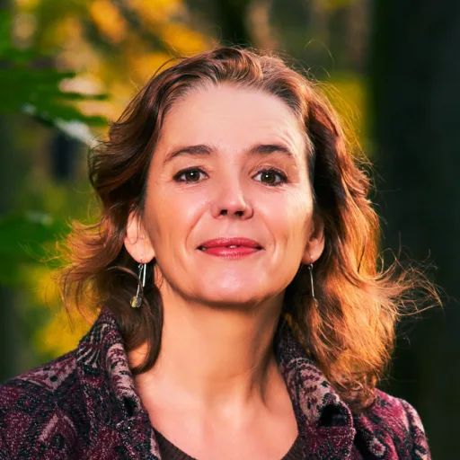 Julie BREHERET